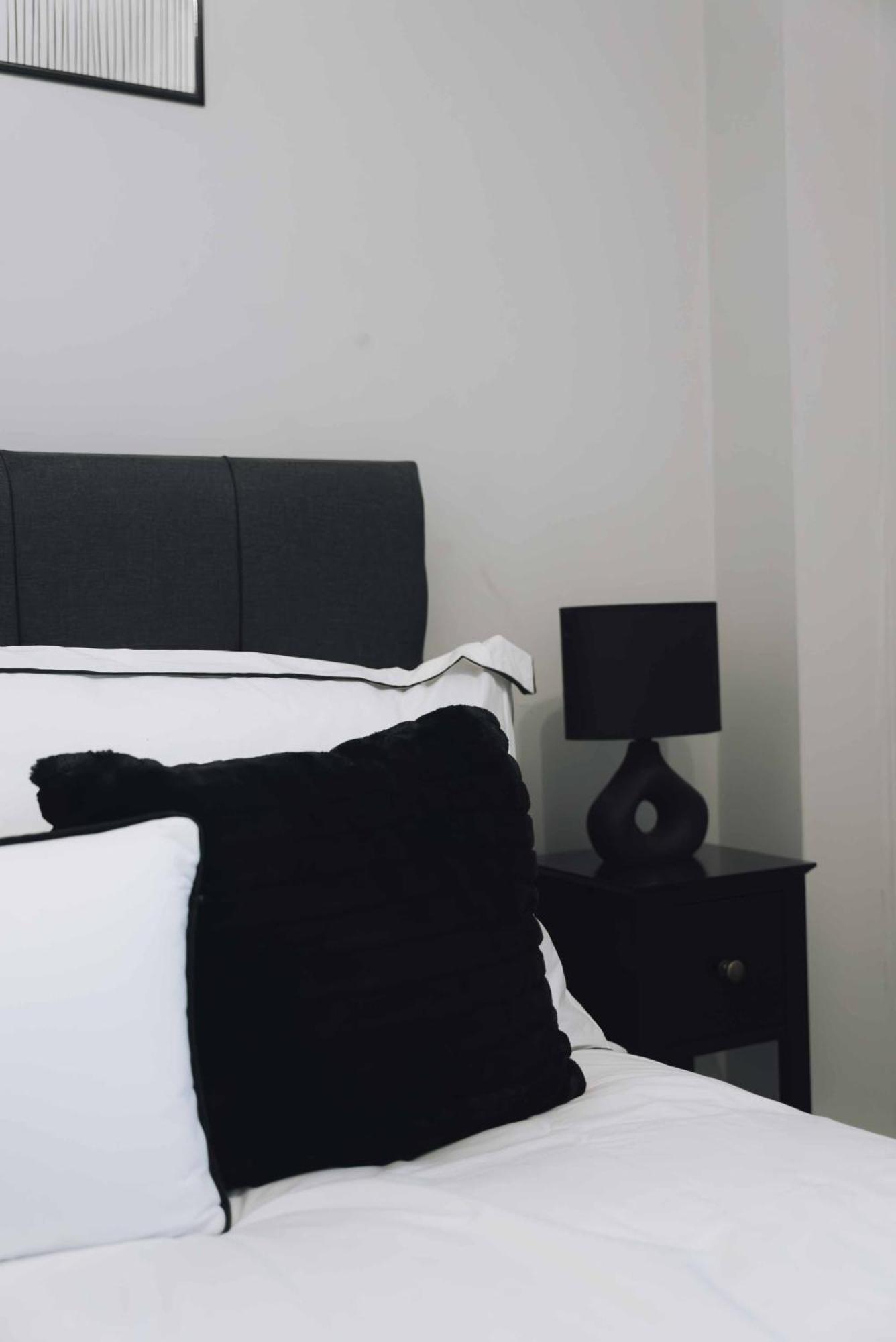 Executive 2 Bed Flat Near Stratford Station - Ideal For Corporate Stays Appartamento