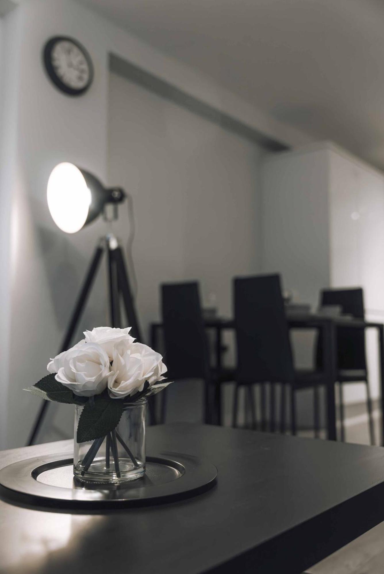 Executive 2 Bed Flat Near Stratford Station - Ideal For Corporate Stays Apartament *